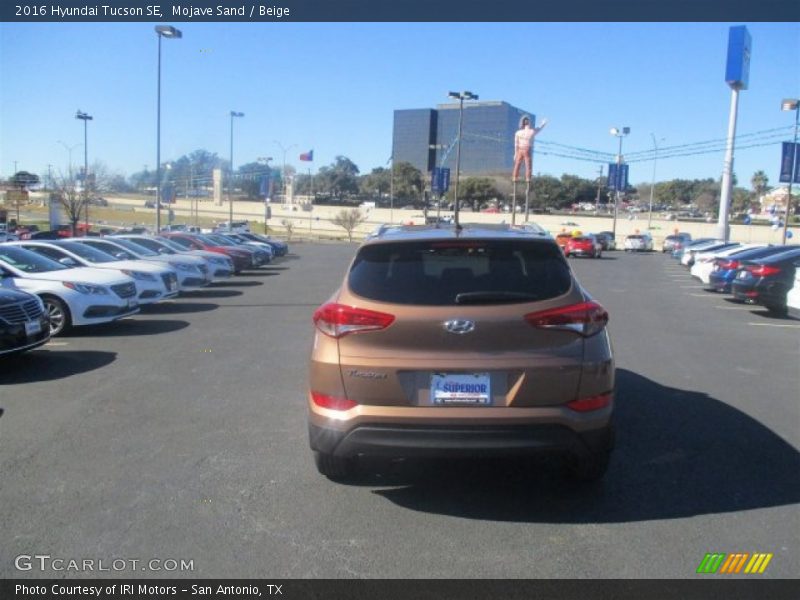 Mojave Sand / Beige 2016 Hyundai Tucson SE