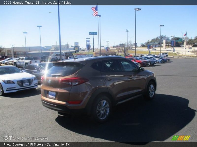 Mojave Sand / Beige 2016 Hyundai Tucson SE