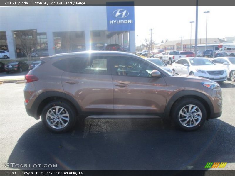 Mojave Sand / Beige 2016 Hyundai Tucson SE