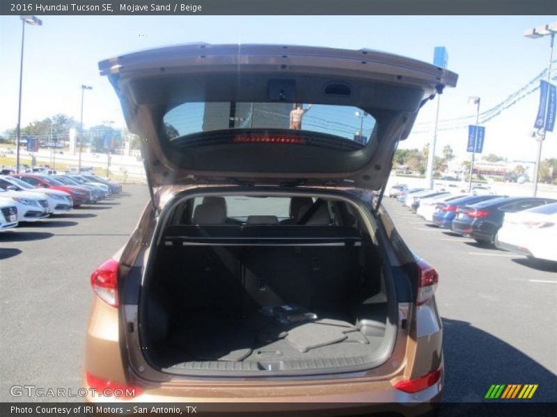 Mojave Sand / Beige 2016 Hyundai Tucson SE
