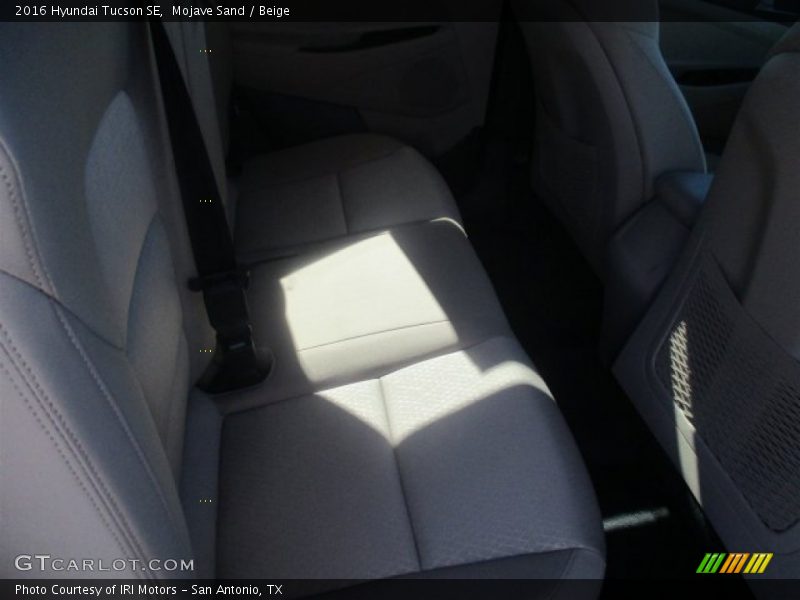 Mojave Sand / Beige 2016 Hyundai Tucson SE