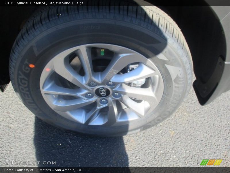 Mojave Sand / Beige 2016 Hyundai Tucson SE