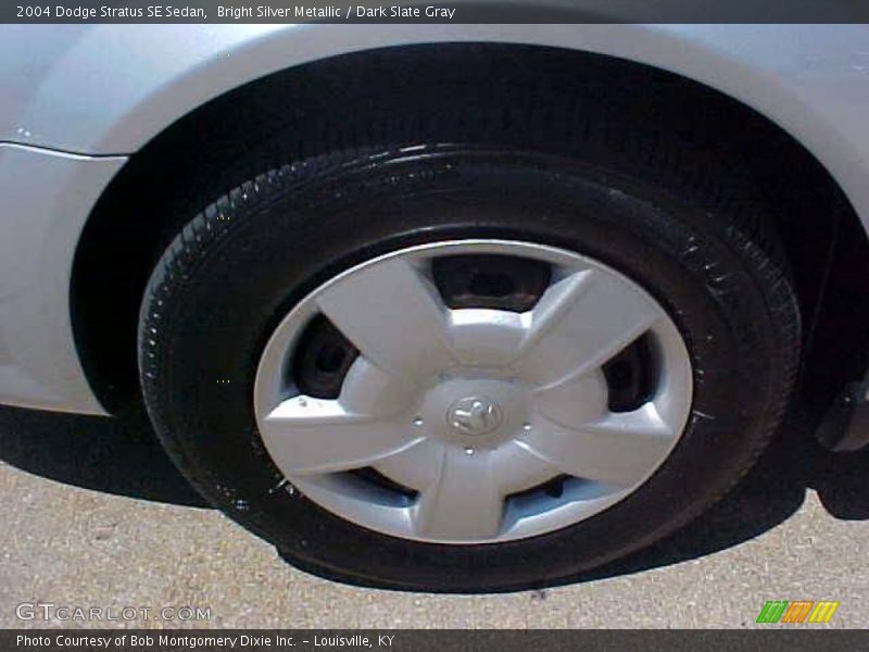 Bright Silver Metallic / Dark Slate Gray 2004 Dodge Stratus SE Sedan