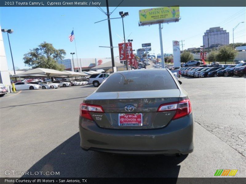 Cypress Green Metallic / Ivory 2013 Toyota Camry L