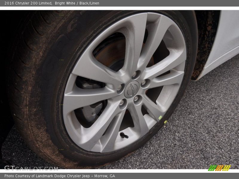 Bright White / Black/Linen 2016 Chrysler 200 Limited