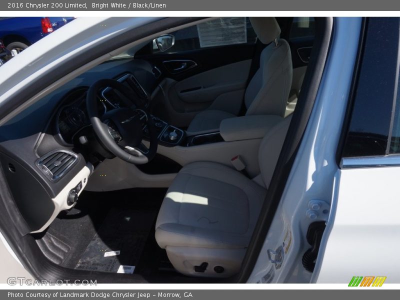 Bright White / Black/Linen 2016 Chrysler 200 Limited