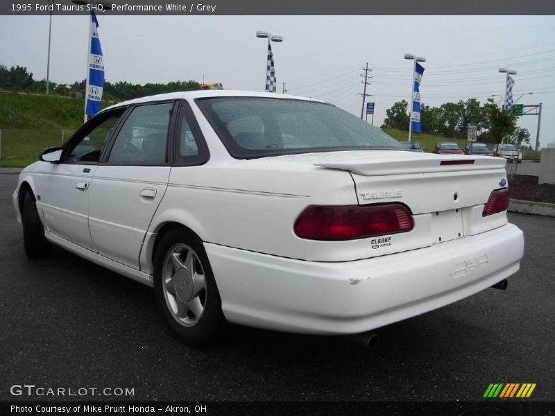 Performance White / Grey 1995 Ford Taurus SHO