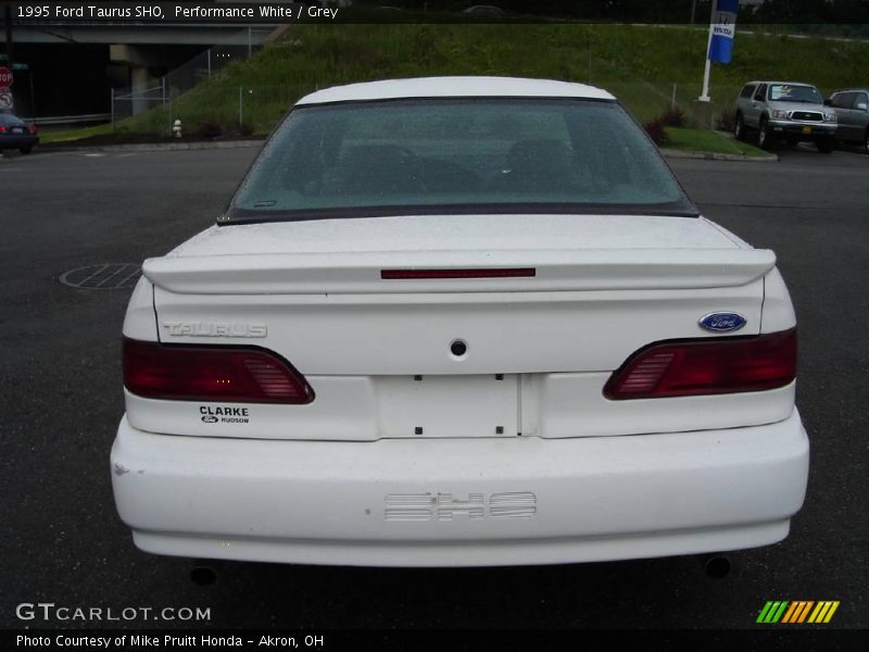 Performance White / Grey 1995 Ford Taurus SHO