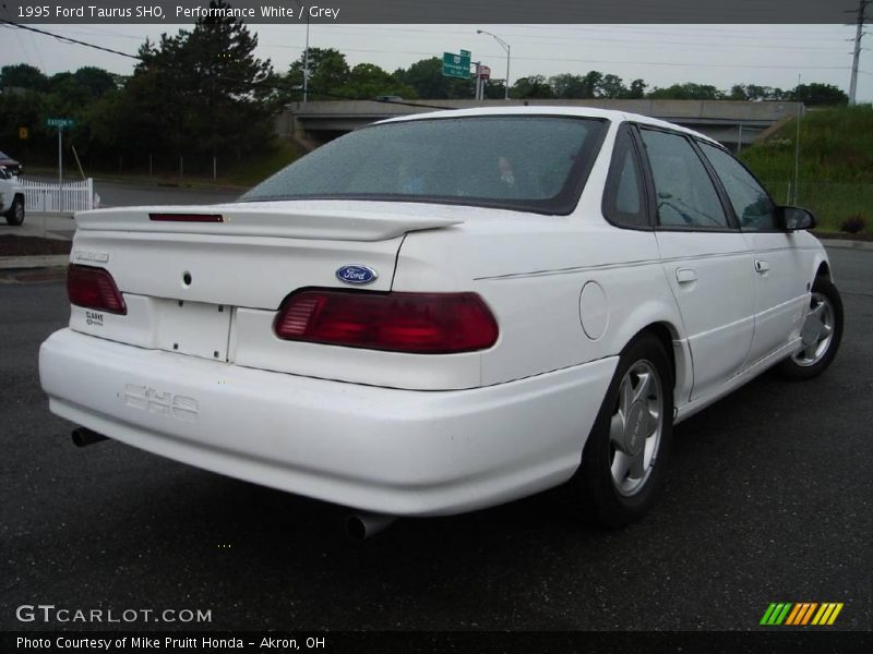 Performance White / Grey 1995 Ford Taurus SHO