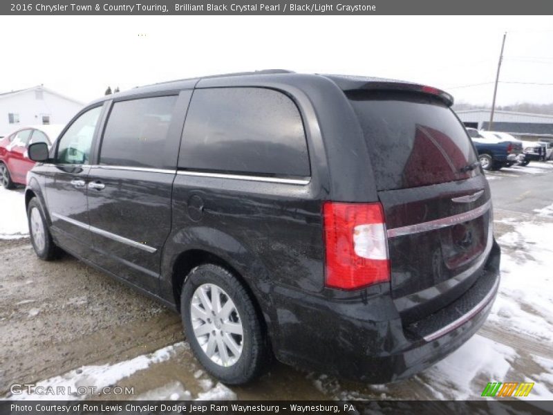 Brilliant Black Crystal Pearl / Black/Light Graystone 2016 Chrysler Town & Country Touring