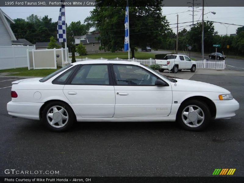 Performance White / Grey 1995 Ford Taurus SHO