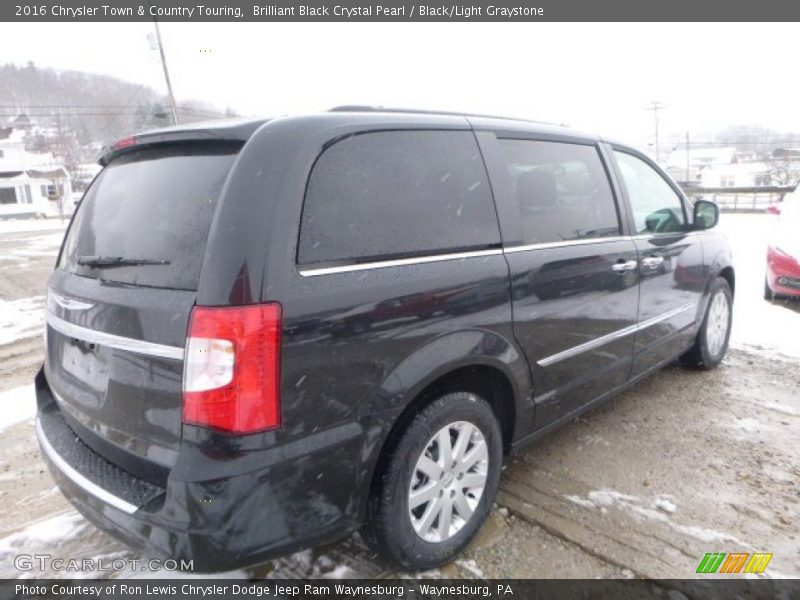 Brilliant Black Crystal Pearl / Black/Light Graystone 2016 Chrysler Town & Country Touring