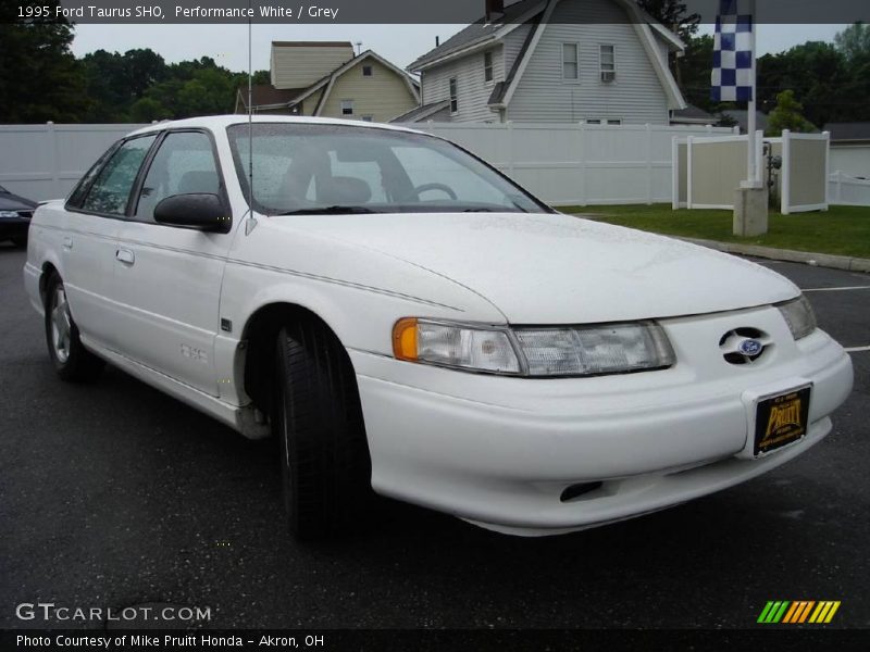Performance White / Grey 1995 Ford Taurus SHO