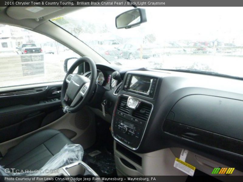 Brilliant Black Crystal Pearl / Black/Light Graystone 2016 Chrysler Town & Country Touring