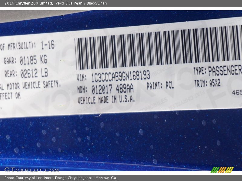Vivid Blue Pearl / Black/Linen 2016 Chrysler 200 Limited