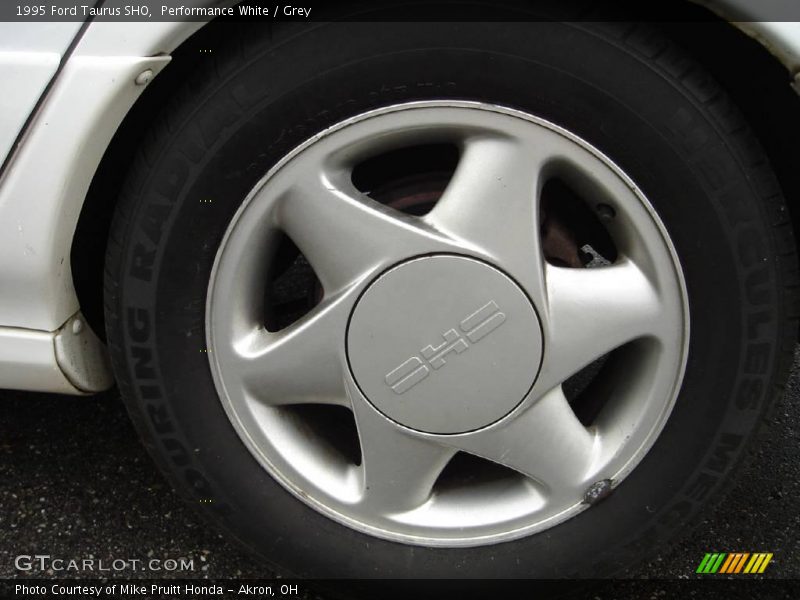 Performance White / Grey 1995 Ford Taurus SHO