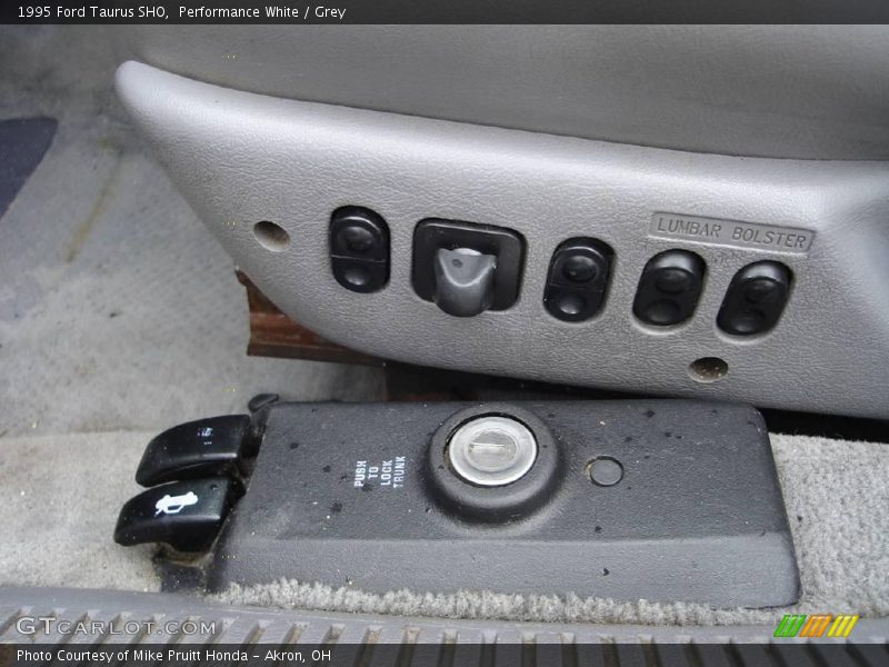 Performance White / Grey 1995 Ford Taurus SHO