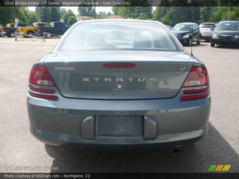 Magnesium Pearlcoat / Dark Slate Grey 2006 Dodge Stratus SXT Sedan