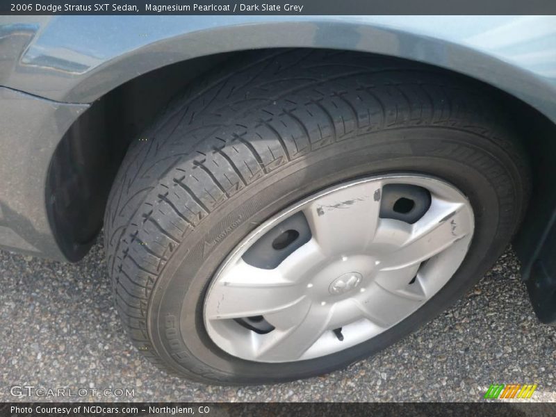 Magnesium Pearlcoat / Dark Slate Grey 2006 Dodge Stratus SXT Sedan
