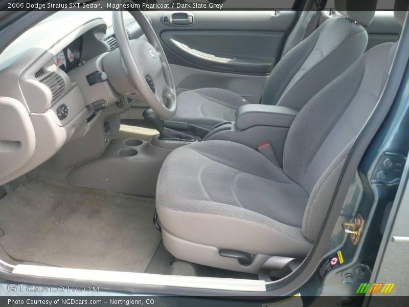Magnesium Pearlcoat / Dark Slate Grey 2006 Dodge Stratus SXT Sedan
