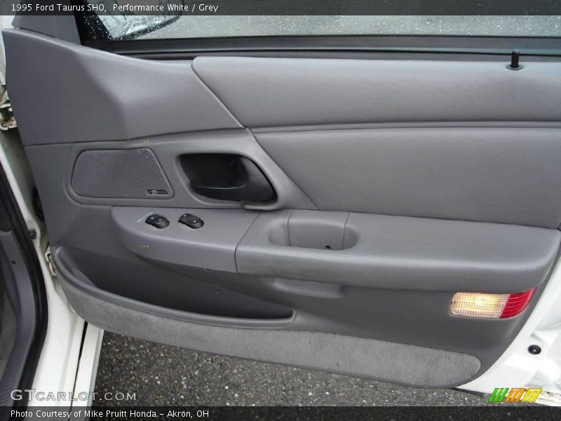 Performance White / Grey 1995 Ford Taurus SHO