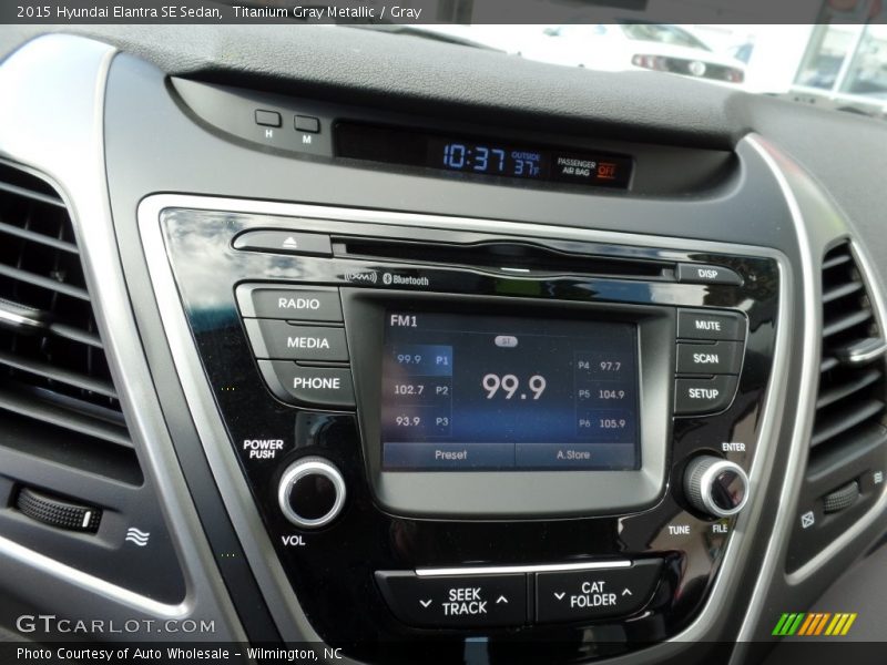 Titanium Gray Metallic / Gray 2015 Hyundai Elantra SE Sedan