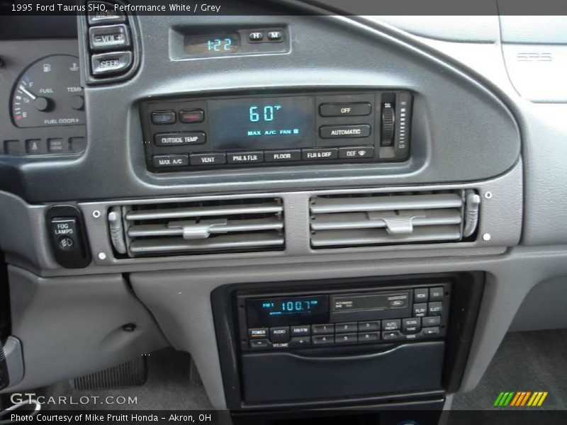 Performance White / Grey 1995 Ford Taurus SHO