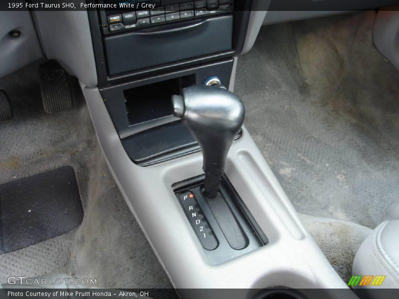 Performance White / Grey 1995 Ford Taurus SHO