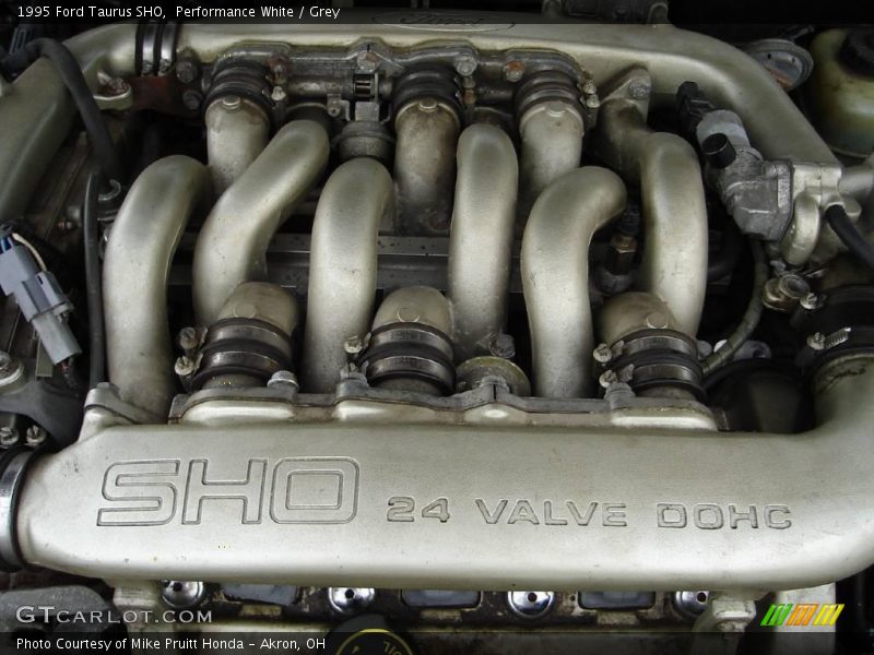 Performance White / Grey 1995 Ford Taurus SHO