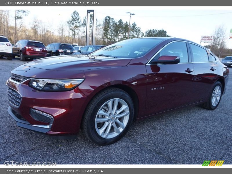 Front 3/4 View of 2016 Malibu LT