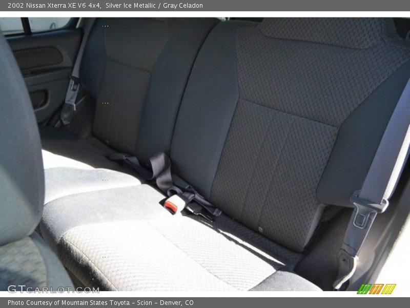 Silver Ice Metallic / Gray Celadon 2002 Nissan Xterra XE V6 4x4