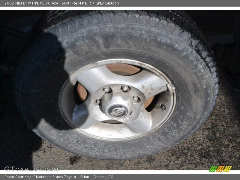 Silver Ice Metallic / Gray Celadon 2002 Nissan Xterra XE V6 4x4