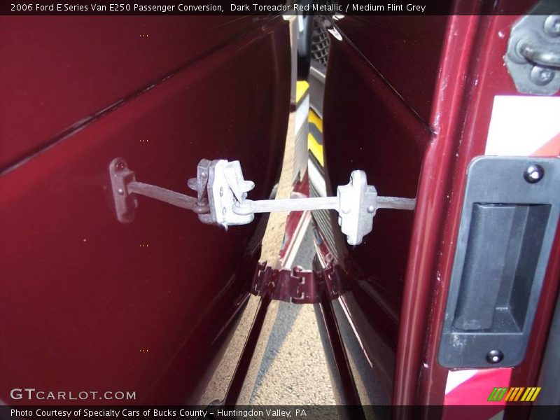 Dark Toreador Red Metallic / Medium Flint Grey 2006 Ford E Series Van E250 Passenger Conversion