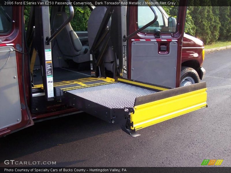 Dark Toreador Red Metallic / Medium Flint Grey 2006 Ford E Series Van E250 Passenger Conversion