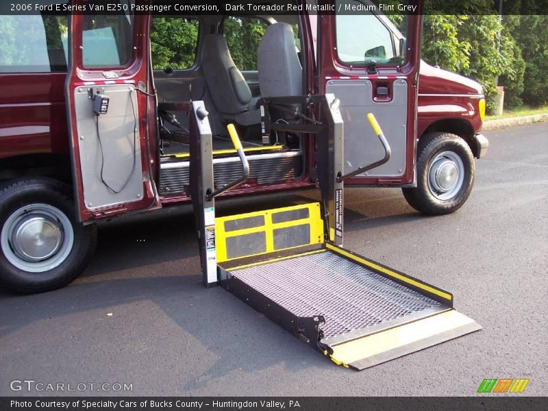 Dark Toreador Red Metallic / Medium Flint Grey 2006 Ford E Series Van E250 Passenger Conversion