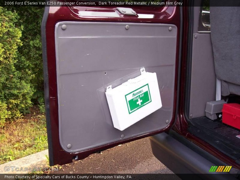 Dark Toreador Red Metallic / Medium Flint Grey 2006 Ford E Series Van E250 Passenger Conversion