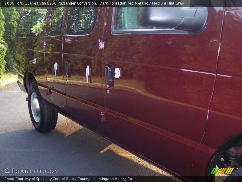 Dark Toreador Red Metallic / Medium Flint Grey 2006 Ford E Series Van E250 Passenger Conversion
