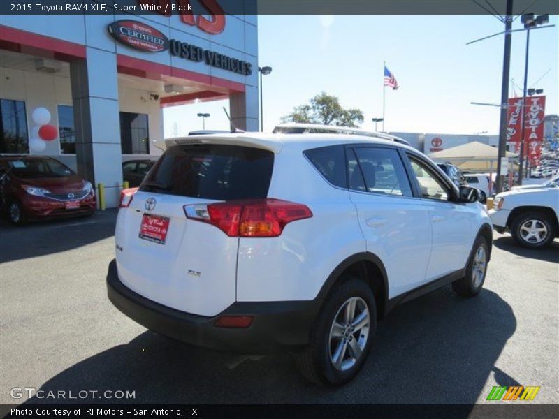 Super White / Black 2015 Toyota RAV4 XLE