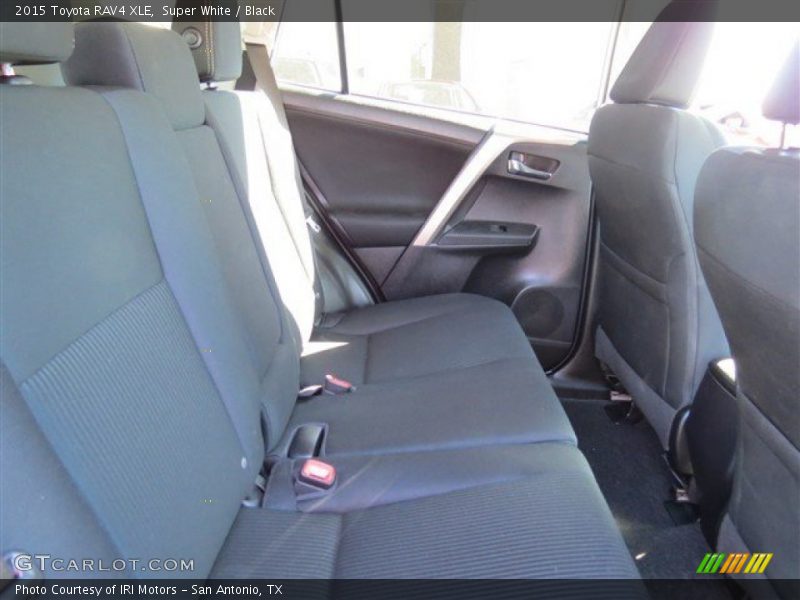 Super White / Black 2015 Toyota RAV4 XLE