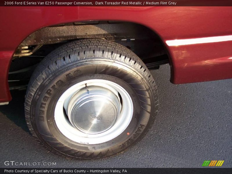 Dark Toreador Red Metallic / Medium Flint Grey 2006 Ford E Series Van E250 Passenger Conversion