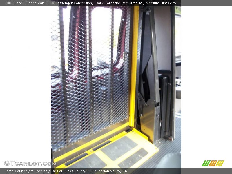 Dark Toreador Red Metallic / Medium Flint Grey 2006 Ford E Series Van E250 Passenger Conversion