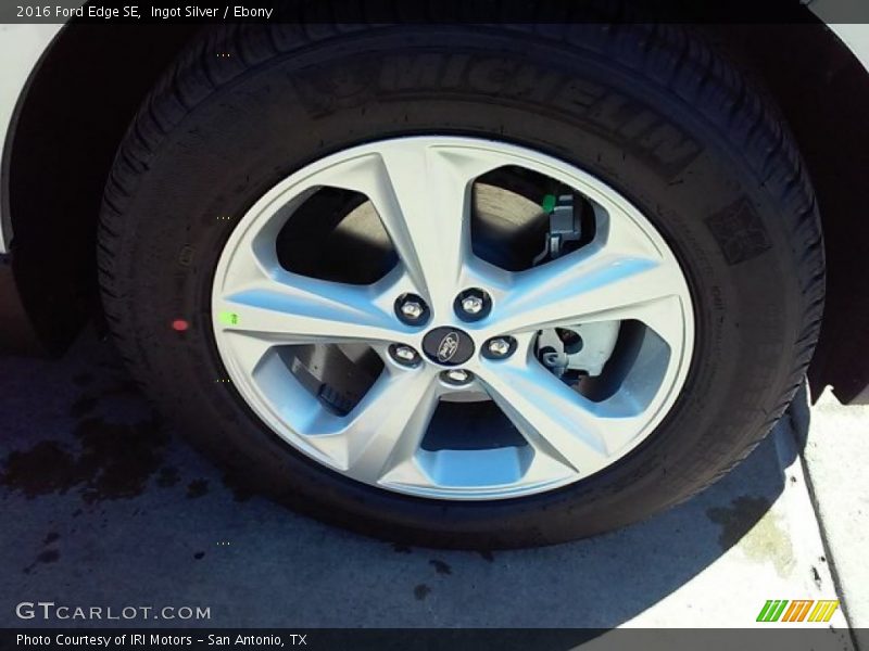 Ingot Silver / Ebony 2016 Ford Edge SE