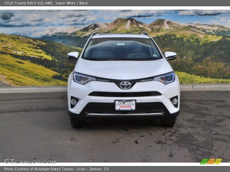 Super White / Black 2016 Toyota RAV4 XLE AWD