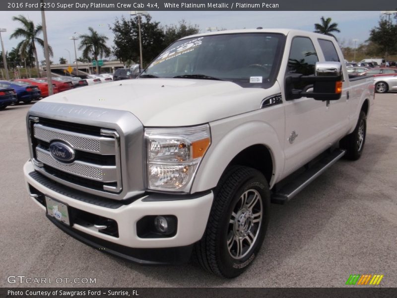 Front 3/4 View of 2016 F250 Super Duty Platinum Crew Cab 4x4