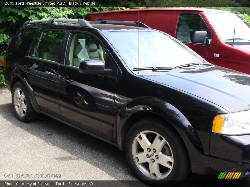 Black / Pebble 2005 Ford Freestyle Limited AWD