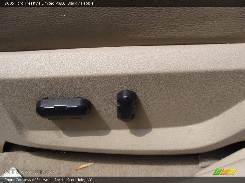 Black / Pebble 2005 Ford Freestyle Limited AWD