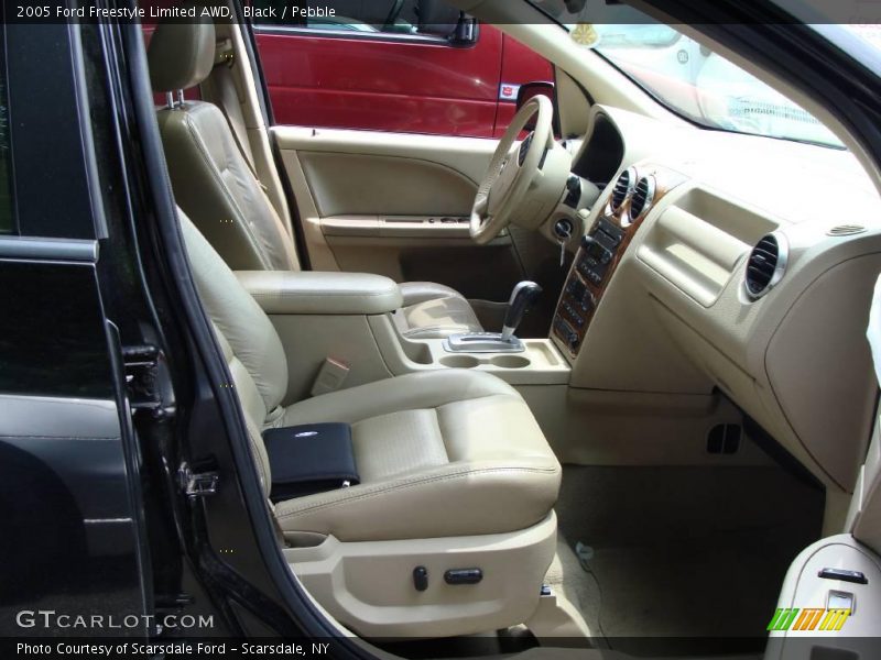 Black / Pebble 2005 Ford Freestyle Limited AWD