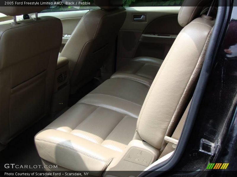 Black / Pebble 2005 Ford Freestyle Limited AWD