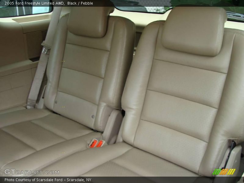 Black / Pebble 2005 Ford Freestyle Limited AWD