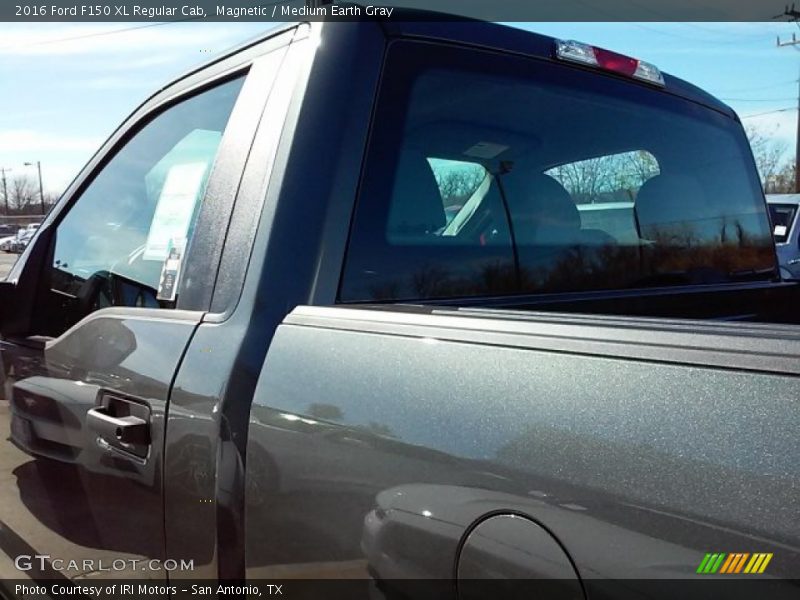 Magnetic / Medium Earth Gray 2016 Ford F150 XL Regular Cab